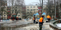 Детские площадки в Пущине убирают и ремонтируют к весне - Regions.Ru