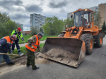 Грузовик старых шин вывезли из Коммунального проезда в Пущине